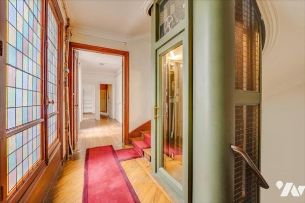 Exclusivité - PARIS XVIIIème - Rue des Martyrs