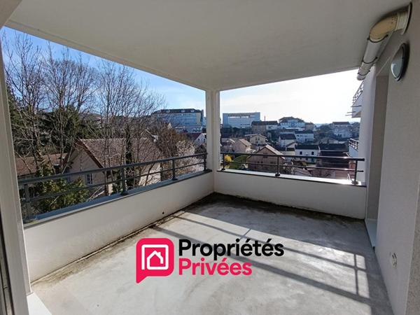 BESANCON Quartier Montrapon - Appartement T 3 de 77 m2 environ, fonctionnel avec terrasse, cave et place stationnement couverte