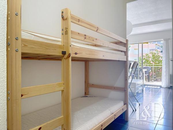 VAUX SUR MER PLAGE DE NAUZAN : Studio 24 m² avec terrasse et parking