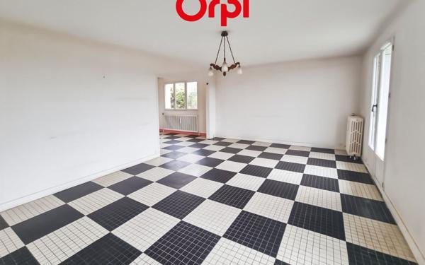 Maison à vendre    3 pièces •  Saint-Calais