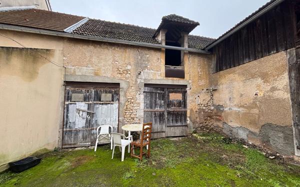 Immeuble à vendre    2 pièces •  Auxerre