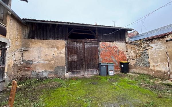 Immeuble à vendre    2 pièces •  Auxerre