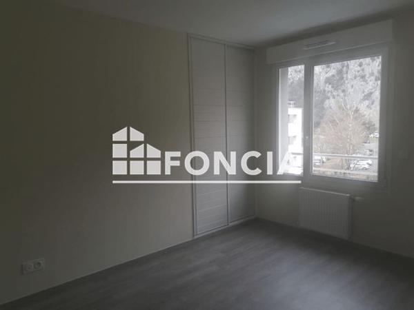 Location Appartement 4 pièces 81.5 m² - 22 RUE DU TENAISON Saint-egreve 38120