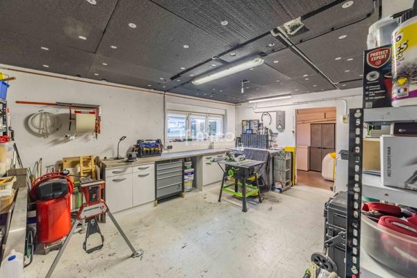 Maison Individuelle, Plain-Pied sur Sous-Sol, construction en 1970.