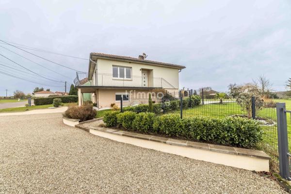 Maison Individuelle, Plain-Pied sur Sous-Sol, construction en 1970.