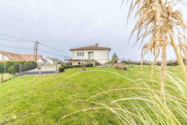Maison Individuelle, Plain-Pied sur Sous-Sol, construction en 1970.