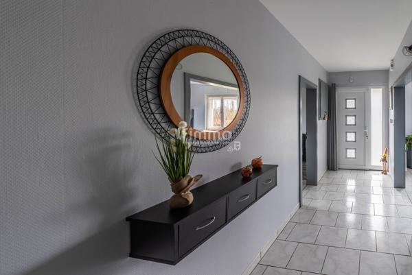 Maison Individuelle, Plain-Pied sur Sous-Sol, construction en 1970.