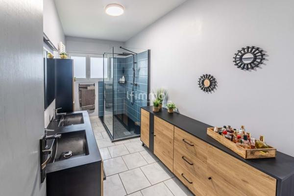 Maison Individuelle, Plain-Pied sur Sous-Sol, construction en 1970.