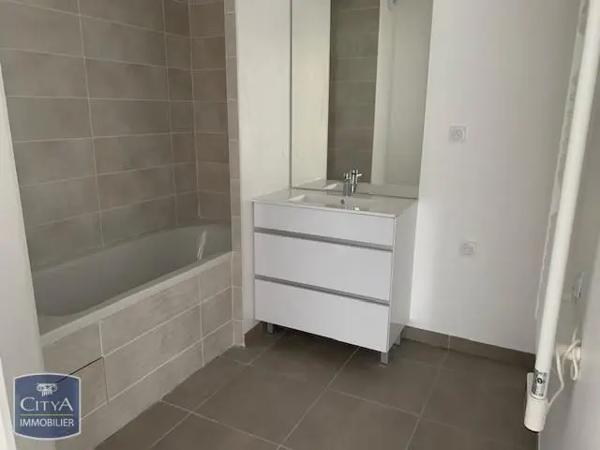 Appartement à louer 3 pièces 61.22m² Marseillan (34340)
