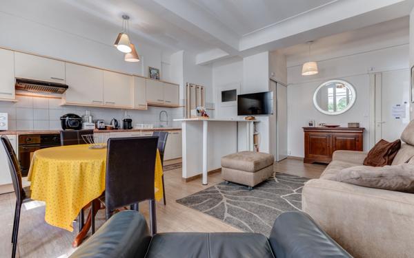 Appartement à vendre    2 pièces • 56 m2 Nice