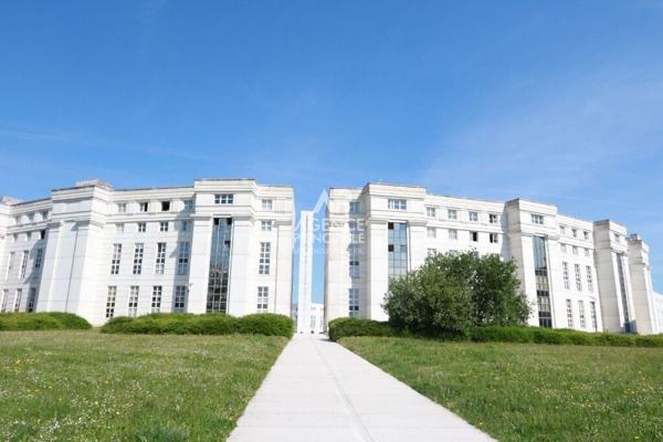 Appartement Cergy 4 pièce(s) 91.10 m2 €235 000 ** - Référence 2036