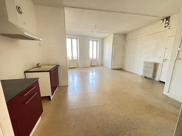 EN VENTE - NEVERS - 2 H 30 PARIS APPARTEMENT 68m² - 2 CHAMBRES - PARKING prive