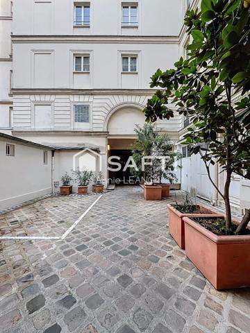 Adresse confidentielle et double accès au cœur des Grands Boulevards – 36 m² au calme sur cour, Paris 9e.