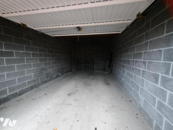 BATTERIE DE 4 GARAGES 