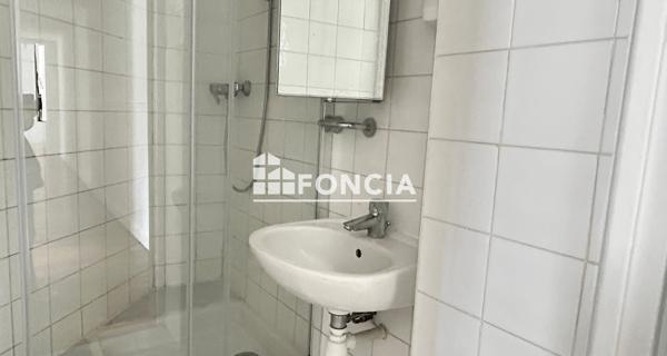 Location Appartement 5 pièces 95.42 m² - Paris 75011