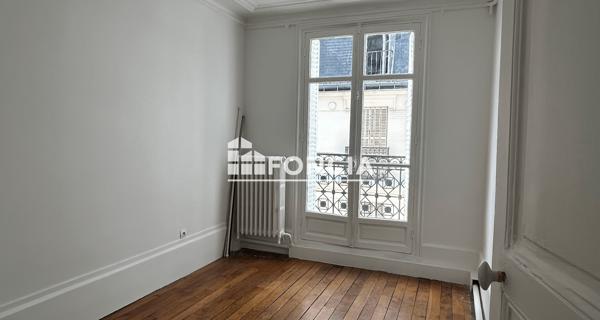 Location Appartement 5 pièces 95.42 m² - Paris 75011