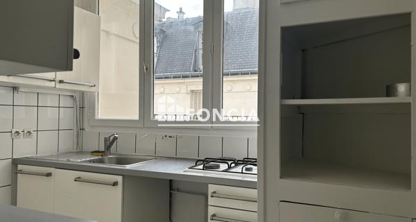 Location Appartement 5 pièces 95.42 m² - Paris 75011