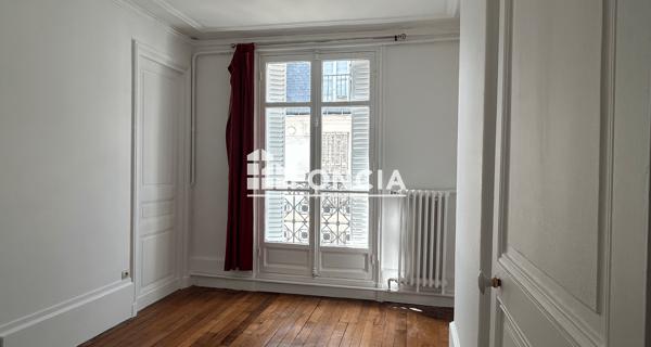 Location Appartement 5 pièces 95.42 m² - Paris 75011