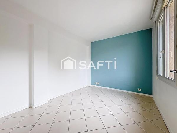 Appartement 2 pièces lumineux avec belle pièce de vie