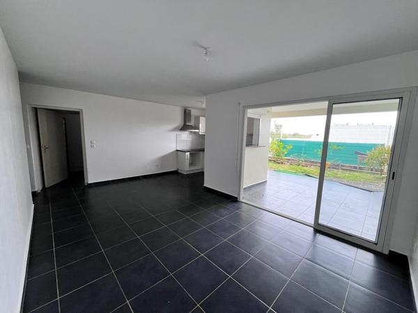 Très bel appartement T4 avec jardin dans une résidence très calme avec piscine