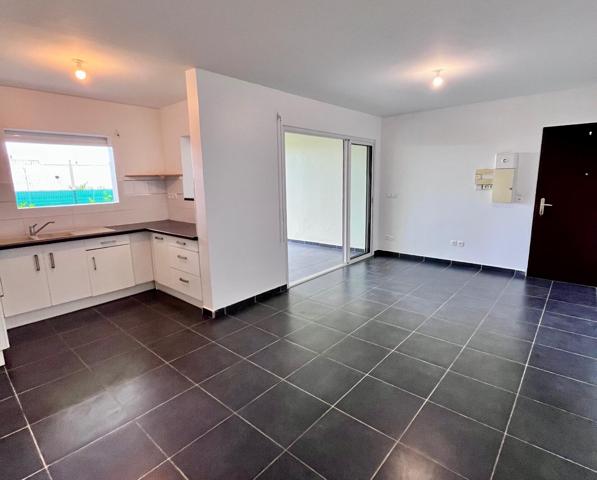 Très bel appartement T4 avec jardin dans une résidence très calme avec piscine