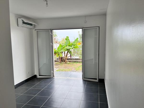 Très bel appartement T4 avec jardin dans une résidence très calme avec piscine