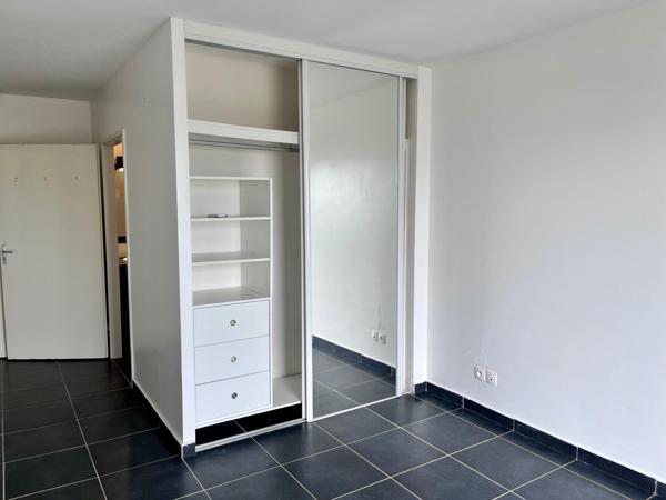 Très bel appartement T4 avec jardin dans une résidence très calme avec piscine