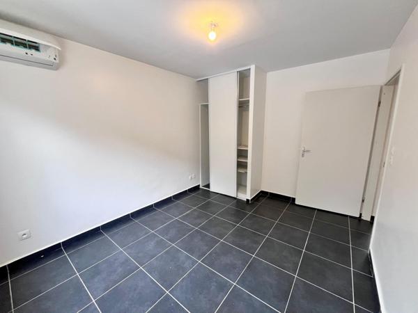 Très bel appartement T4 avec jardin dans une résidence très calme avec piscine