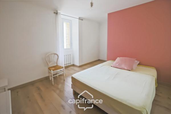 Maison de 190m² avec 2 logements indépendants - 4 chambres - terrain 1 220m² - vue Revermont