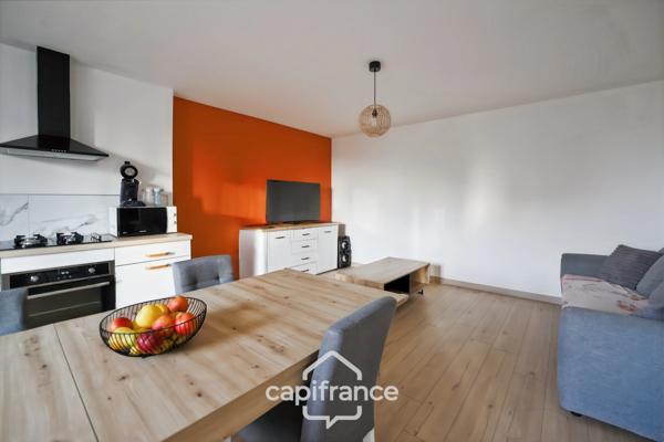 Maison de 190m² avec 2 logements indépendants - 4 chambres - terrain 1 220m² - vue Revermont
