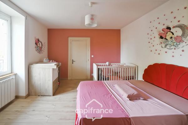 Maison de 190m² avec 2 logements indépendants - 4 chambres - terrain 1 220m² - vue Revermont
