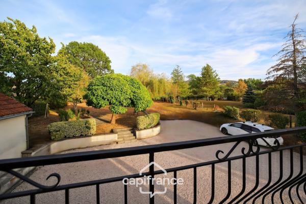 Maison de 190m² avec 2 logements indépendants - 4 chambres - terrain 1 220m² - vue Revermont