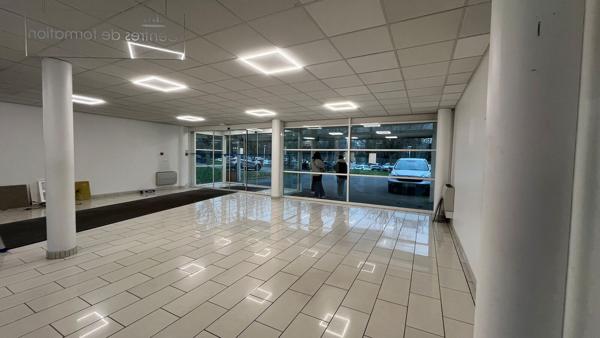 1 498 m2 divisibles à partir de 58,30 m2 de bureaux à louer - SEMOY