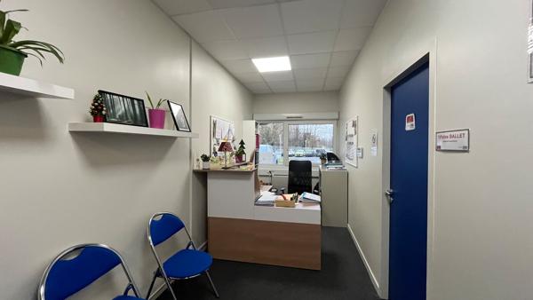 1 498 m2 divisibles à partir de 58,30 m2 de bureaux à louer - SEMOY