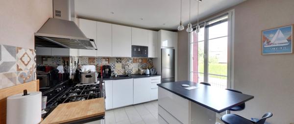 VENTE  - QUARTIER ARCHEVÊCHÉ - MAISON MEULIÈRE À OZOIR-LA-FERRIÈRE 5 pièces - 85 m² habitables - 3 chambres - Sous-sol total - Garage - Jardin