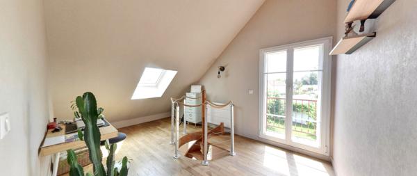 VENTE  - QUARTIER ARCHEVÊCHÉ - MAISON MEULIÈRE À OZOIR-LA-FERRIÈRE 5 pièces - 85 m² habitables - 3 chambres - Sous-sol total - Garage - Jardin