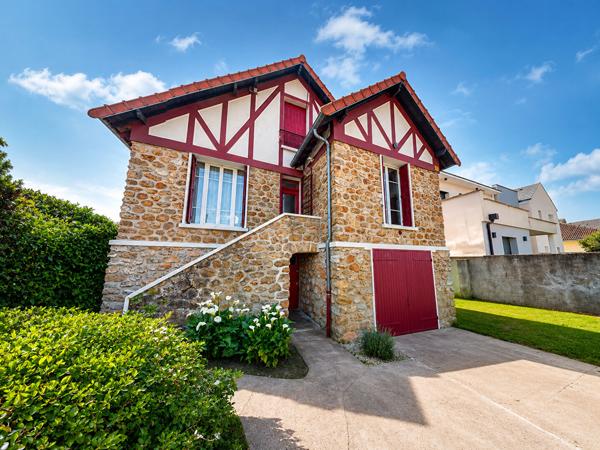 VENTE  - QUARTIER ARCHEVÊCHÉ - MAISON MEULIÈRE À OZOIR-LA-FERRIÈRE 5 pièces - 85 m² habitables - 3 chambres - Sous-sol total - Garage - Jardin