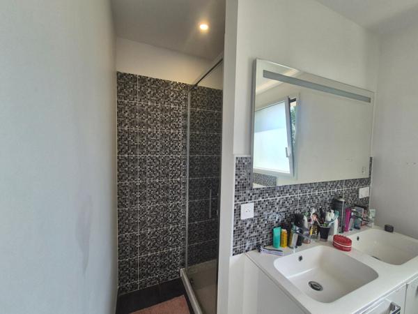 Maison de neuve de 137m², 6 pièces sur un terrain de 910m².