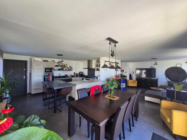 Maison de neuve de 137m², 6 pièces sur un terrain de 910m².