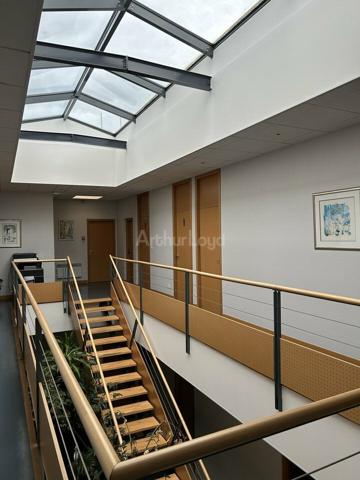 BUREAUX à VENDRE de 760 m²