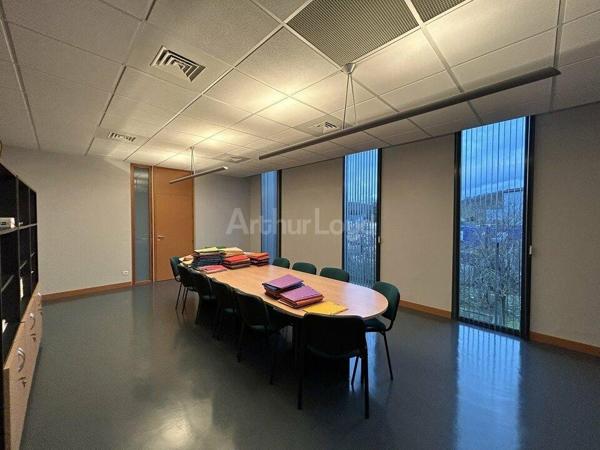BUREAUX à VENDRE de 760 m²