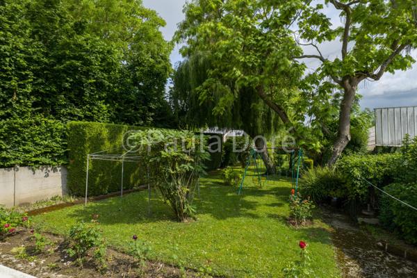Amiens (80000) Maison familiale donnant sur les hortillonnages-Charme, espace et proximité gare
