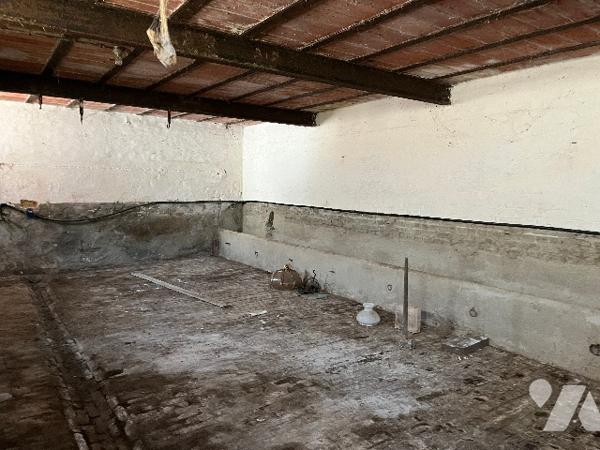 Maison individuelle avec dépendances et terrain