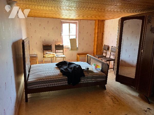 Maison individuelle avec dépendances et terrain