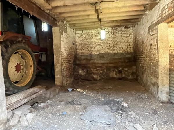 Maison individuelle avec dépendances et terrain