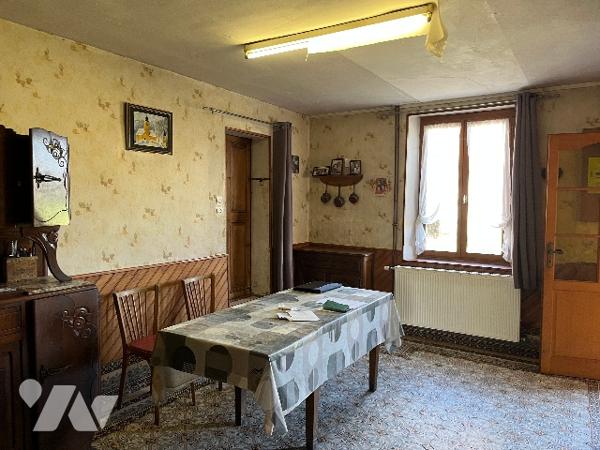 Maison individuelle avec dépendances et terrain