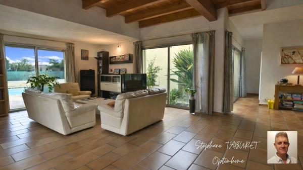 Villa de 236m², 3 chambres et une suite parentale avec piscine à SAINT ESTEVE (66)