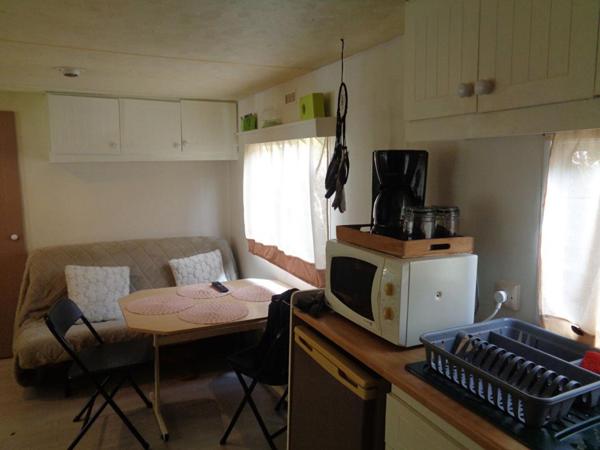 Beauzac(43), mobil home de 26 m2 habitables, 2 chambres sur 122 m2 de terrain