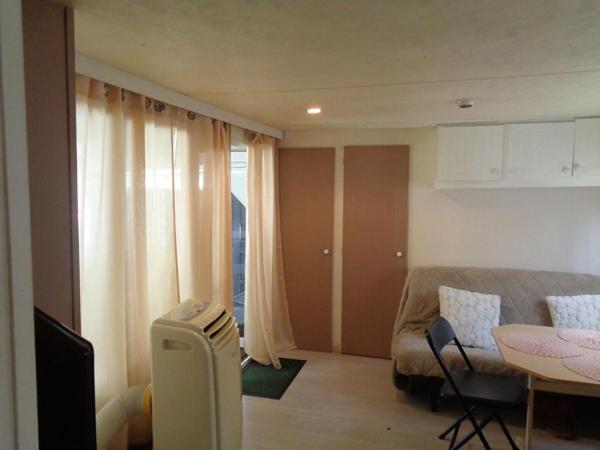 Beauzac(43), mobil home de 26 m2 habitables, 2 chambres sur 122 m2 de terrain