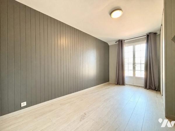 Maison de plaind-pied de 105 avec garage / atelier